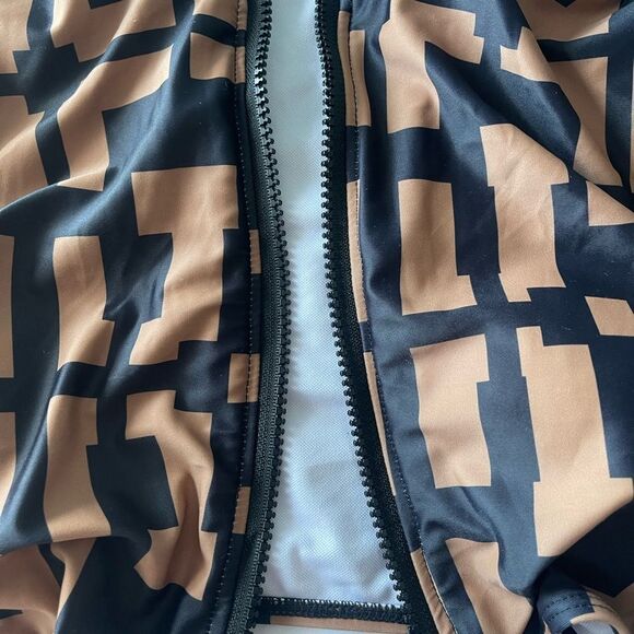 Swimsuit - Picture 8 of 8